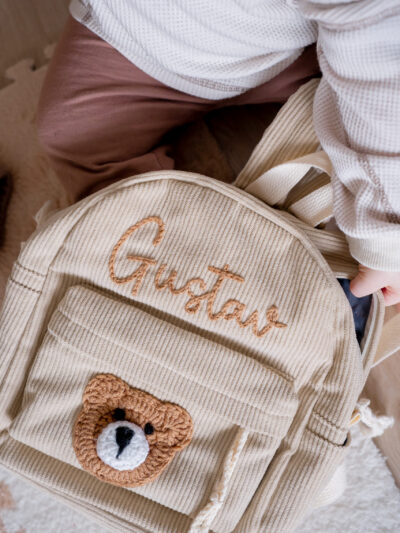 Nimeline riidest seljakott