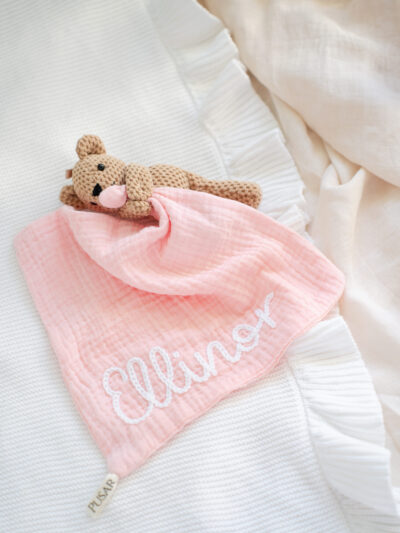 Nimeline musliinlapiga karu